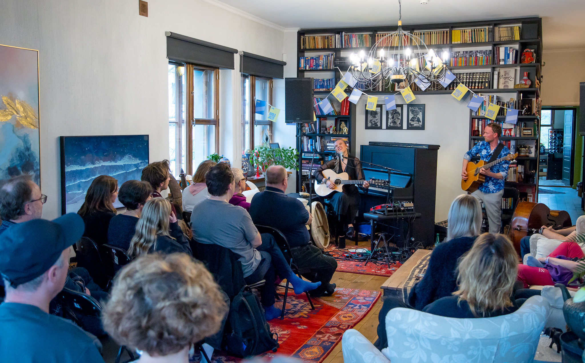 Kadri Voorand and Mihkel Mälgand during one of the concerts in private homes. © Siiri Männi
