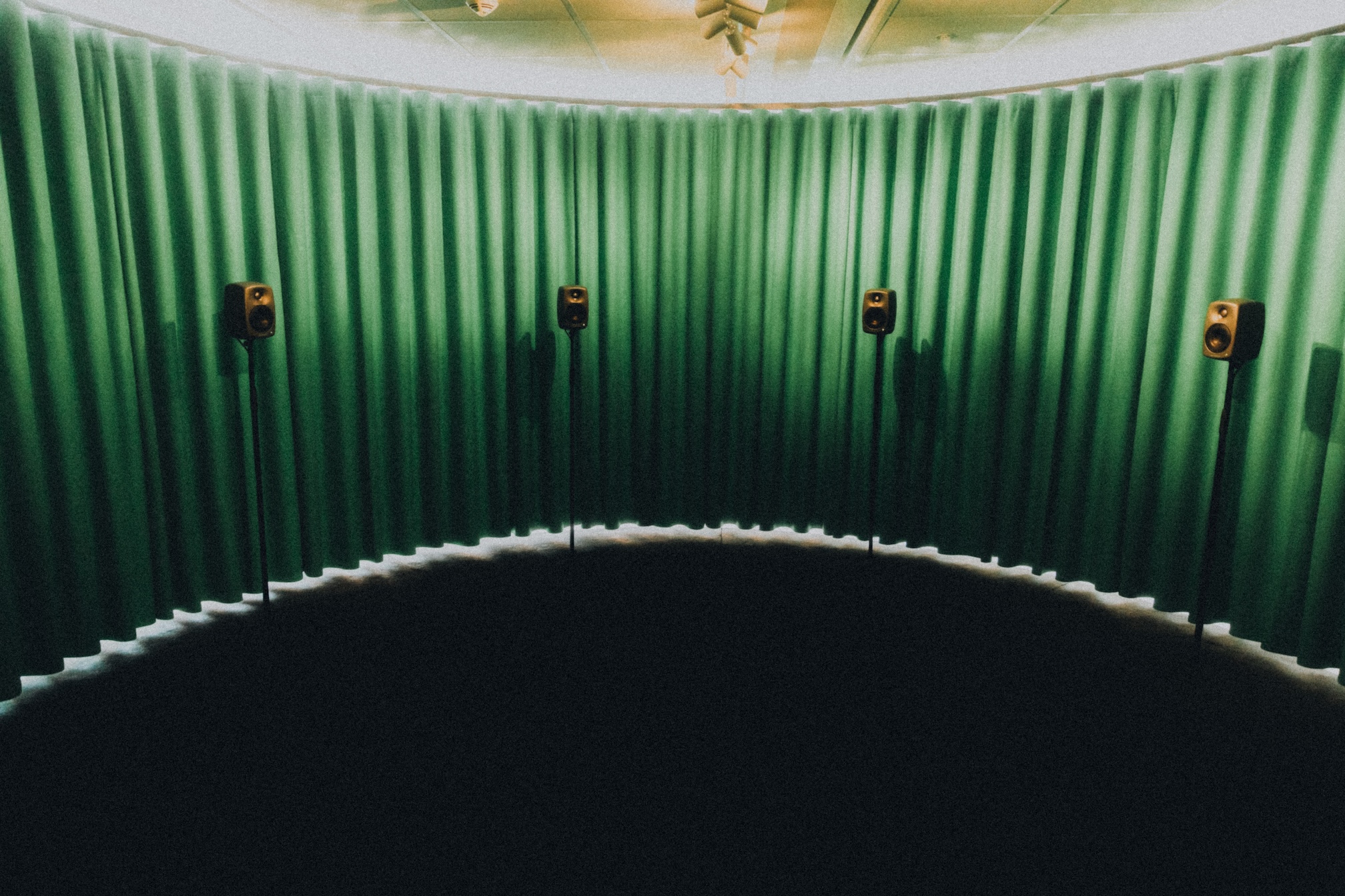 Julie Nymanss højttalerværk »Fordelene ved at være ordblind«. © Katarzyna Kmiecik