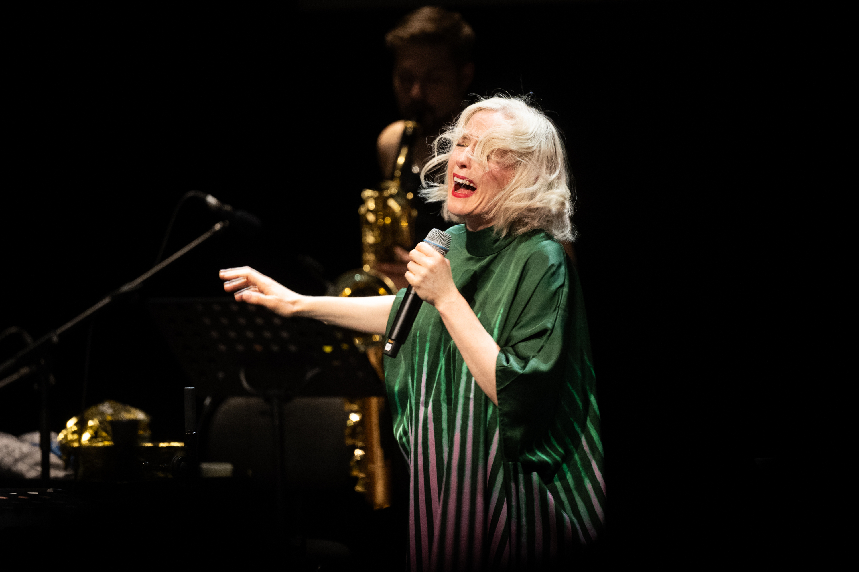 Jennifer Walshe and Ensemble Nikel. © Camille Blake