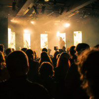 Den italienske, københavnsk-baserede musiker Irene Bianco samt de to Malmö-baserede kunstnere 55 Cancri e og Adèle Tornberg. © Alexandra Grigorean