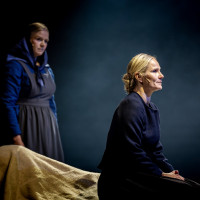 Helene Puukka og Laura Malmivaara