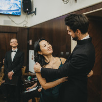 Pianist Rei Nakamura og dirigent Yaroslav Shemet efter opførelsen af Christian Winther Christensens Piano Concerto. © Grzesiek Mart