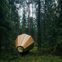 Birgit Õigus' installation 'Forest Megaphones' i Silkeborg.
