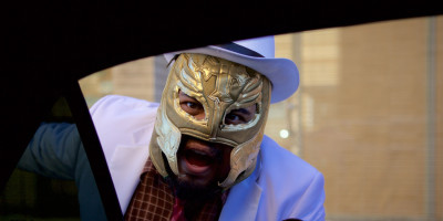 Opførelsen af operaen »Hopscotch«. Billede fra bogen.