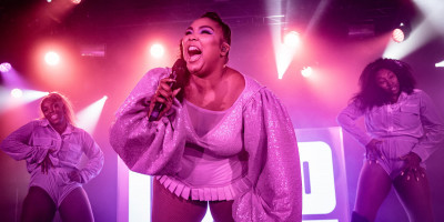 Lizzo på Paradiso Noord i Amsterdam, 2019. © Ben Houdijk/Shutterstock.com Lizzo. © Ben Houdijk/Shutterstock.com