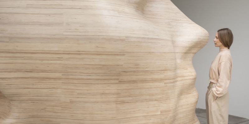 Louise Alenius udstillede i 2019 installationen »Tête« i Kødbyen og på Statens Museum for Kunst. © Justin Hummerston Louise Alenius. © Justin Hummerston