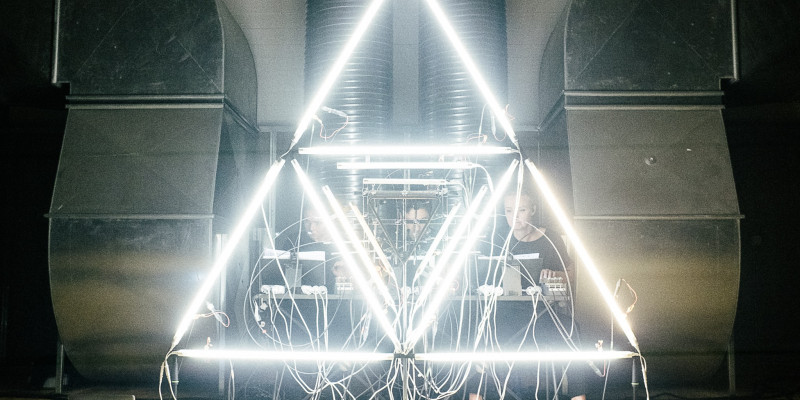 Simon Løffler’s fluorescent lights make a strong visual impression. © Malthe Folke Ivarsson © Malthe Folke Ivarsson