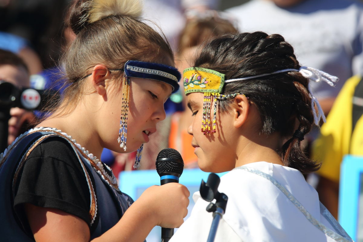 Young Inuit throat singers in Ottawa, Canada. © Art Babych/Shutterstock.com