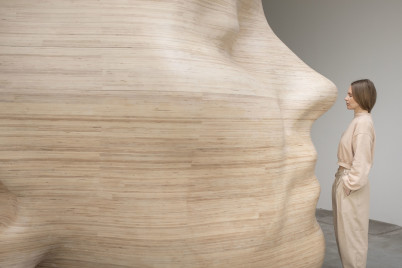 Louise Alenius udstillede i 2019 installationen »Tête« i Kødbyen og på Statens Museum for Kunst. © Justin Hummerston Louise Alenius. © Justin Hummerston