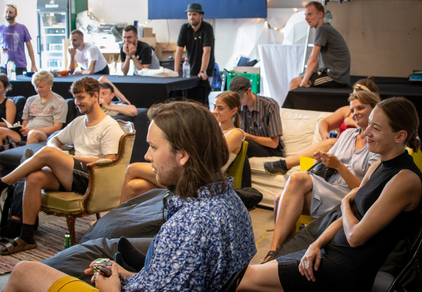 Strøm inviterede til debat om musik og medier i Den Brune Kødby. © Jonas Kirkegaard Strøm-debat i Den Brune Kødby. © Jonas Kirkegaard